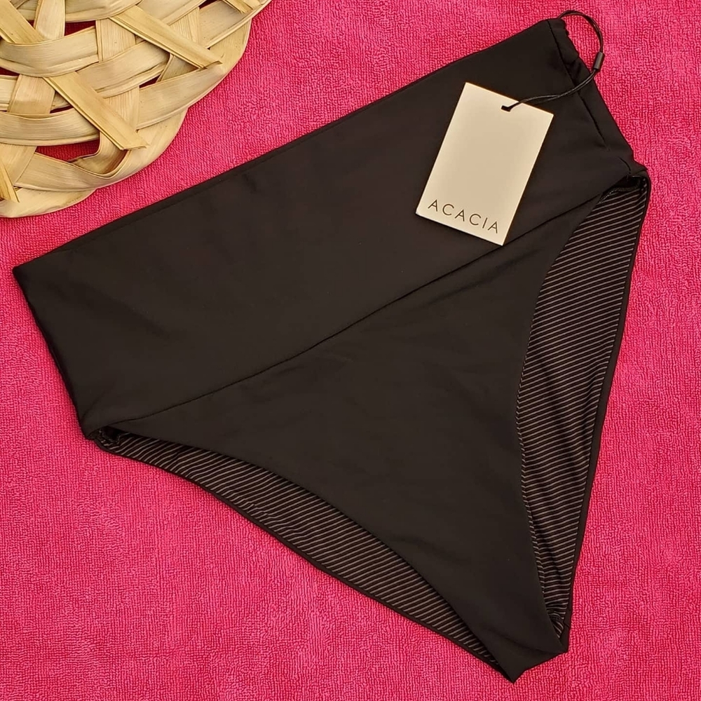 NWT Echo bottoms Acacia swimwear